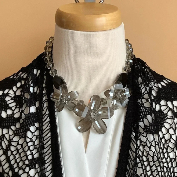 Chunky Faceted Flower Statement Necklace - Picture 2 of 11